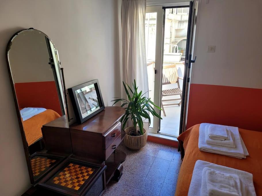 Charming Apartment With Balcony In The Historic Center Neapol Zewnętrze zdjęcie